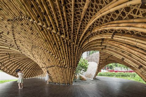  청계장(Cheonggyejeong) Pavilion: A Monumental Embrace of Nature and Serenity!