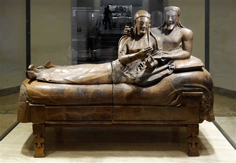  Sarcophagus of the Spouses:  A Timeless Depiction of Love and Loss Etched in Marble!